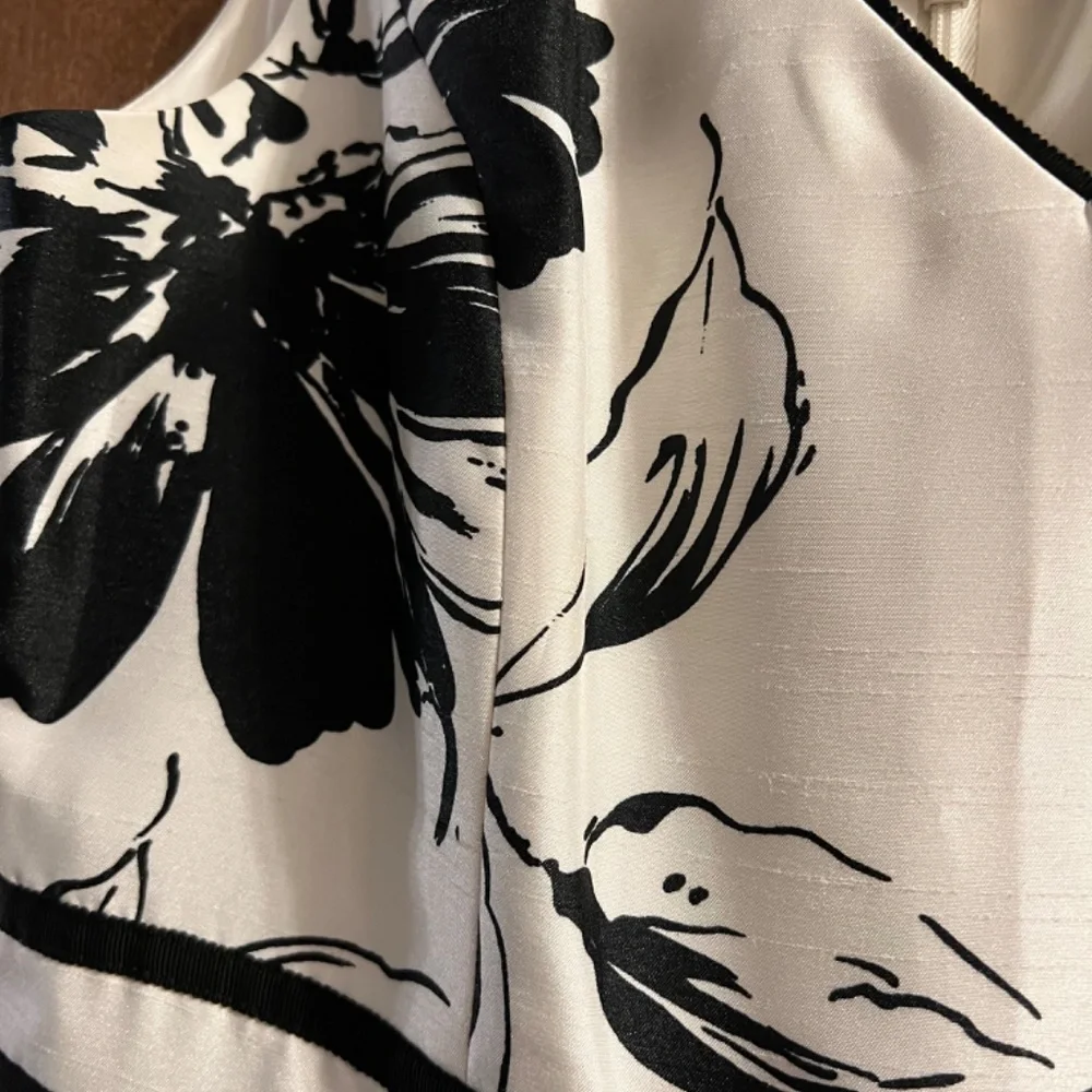 Dress - Picture 3 of 6